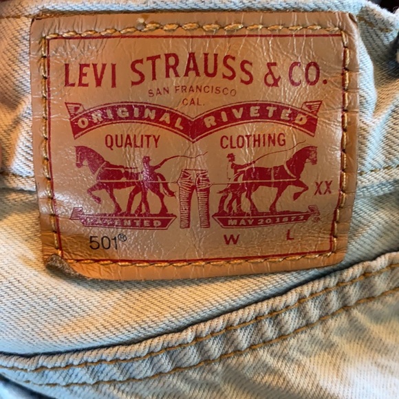 High waisted Levi shorts - Picture 6 of 7